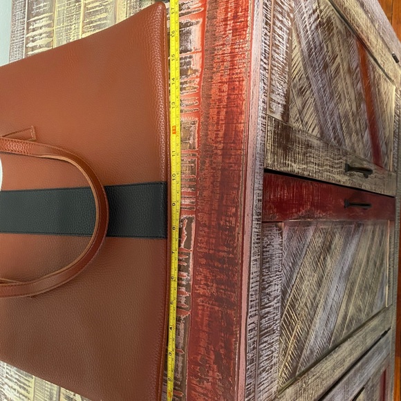 Vince Camuto Luck Tote - New 🌟 - Picture 5 of 5